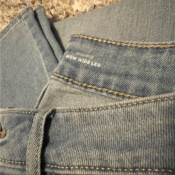 High Waisted WOW Wide-Legged Jeans - Picture 4 of 6